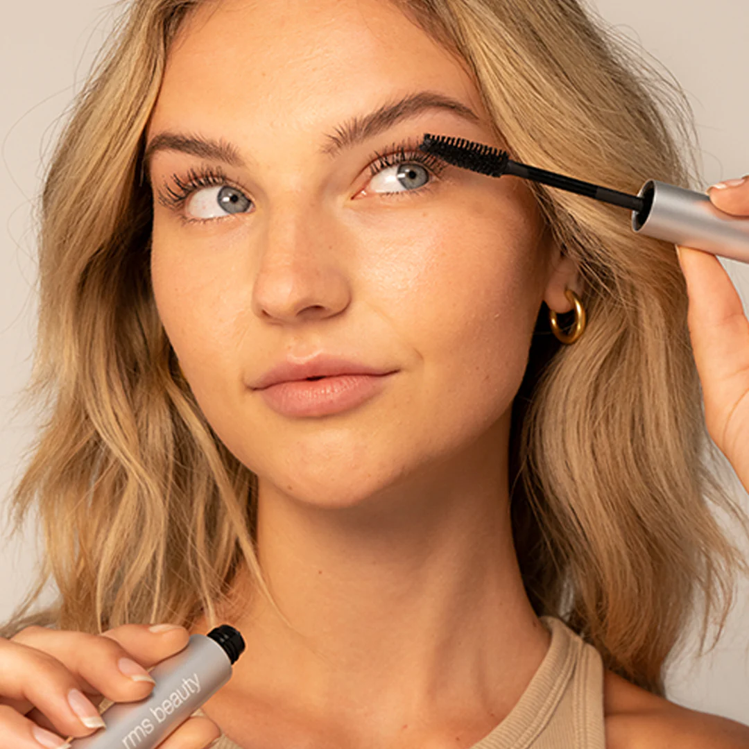 Straight Upâ„¢ Volumizing Peptide Mascara 2